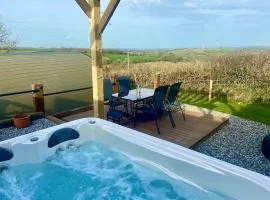 Secluded Luxury Pod with Hot Tub