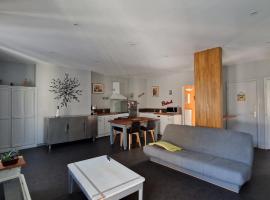Le gîte de La Tête de l'Art，位于Objat的酒店