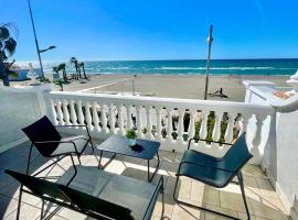 Apartamento frontal al Mar - Torrox Costa，位于托罗克斯的酒店