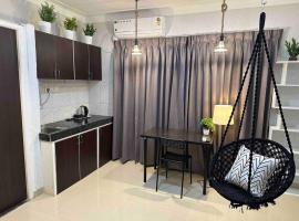 The Swing: Private Studio Room in Koregaon Park，位于浦那的酒店