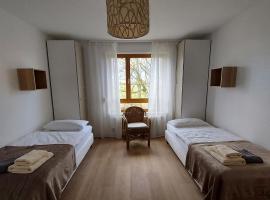 Monteurswohnung-KAS-2 Zimmer mit eigenem Badezimmer，位于萨尔茨吉特的公寓