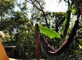 Sitio Cocoroca - casa com banheira, vista para a mata e acesso ao rio，位于圣若热岛的海滩酒店