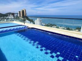 APARTAMENTO A DOS CUADRAS DE LA PLAYA RODADERO EDIFICIO CON PISCINA，位于Rodadero的酒店