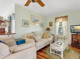 Key West Cottage by the Bay NJ，位于Villas的酒店