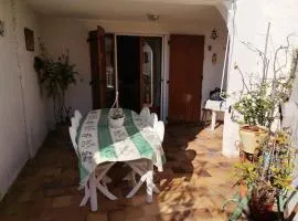 La Maison du Vent du Soleil - située au cœur de la Camargue