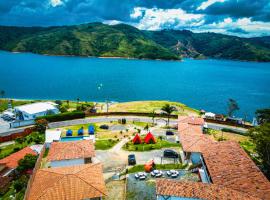 CABAÑAS SALOME LAGO CALIMA，位于卡利马的酒店