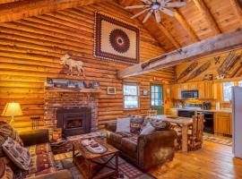 Family-Focused & Pet-Friendly Log Cabin with 4BR 2BA Sleeps 10，位于伯利恒的度假屋