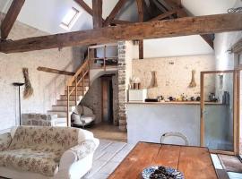 Le Colombier Maison de famille，位于Concriers的酒店