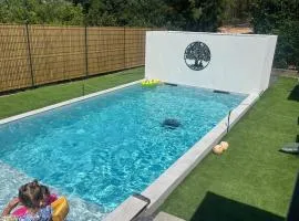 Villa accueillante à Millas avec piscine privée et jacuzzi