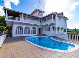 Villa Amore Jamaica - Between Montego Bay & Ochi Rios Includes Cook，位于迪斯卡弗里贝的乡村别墅