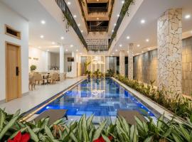 Diora Hotel Pleiku by HOS，位于波来古市的酒店