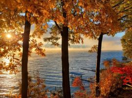 Seneca Lake Log Cabin，位于Dundee的度假屋