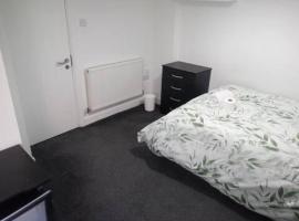 Double-bed (G2) close to Burnley city centre，位于伯恩利的旅馆