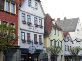 Hotel Café Rhönperle，位于萨勒河畔巴特诺伊施塔特的酒店