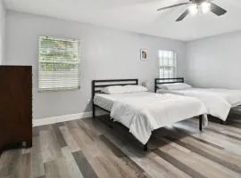 Large Guest Rooms in Tampa