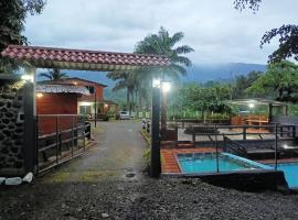 Las Orquideas ( Rural house )，位于Cumanda的木屋