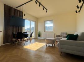 Stylish 3 bedroom apartment with balcony，位于普沃茨克的酒店