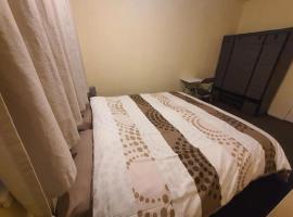 Double Bedroom TDD Greater Manchester，位于米德尔顿的住宿加早餐旅馆