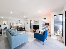 Whitsunday Whisper Terrace - Townhouse Pets Airlie，位于埃尔利海滩的低价酒店