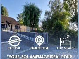 Sous-sol aménagé tout équipé avec jardin & parking，位于Berteaucourt-les-Dames的酒店