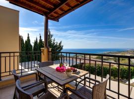 1 bedroom Apartment Pyrgos with beautiful sea and sunset views, Aphrodite Hills Resort，位于库克里亚的度假村