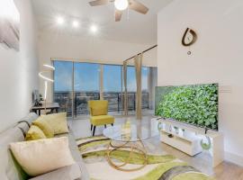 Snazzy loft style 2BR I Gym I Parking I Workspace，位于达拉斯的酒店