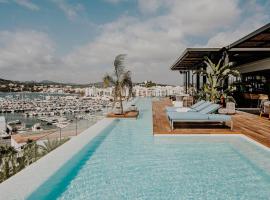 Aguas de Ibiza Grand Luxe Hotel - Small Luxury Hotel of the World，位于圣埃乌拉利亚的精品酒店