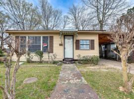 Charming El Dorado Retreat Near Main Street!
