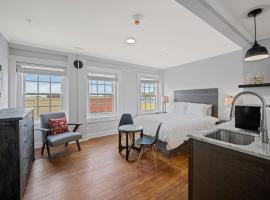 Historic Elegance Loft in Downtown Conway，位于康威的酒店