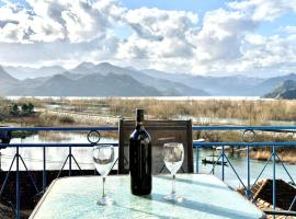 Sunny balconies apartments Skadar Lake，位于威尔帕扎的别墅