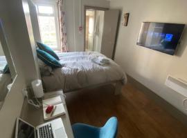 Quiet cosy 1 bedroom apartment Carrington F1，位于诺丁汉的公寓