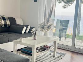 Fiesa-Piran beach house with free parking，位于皮兰的酒店