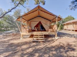 Tent#1-Luxury Camping Tent in Hill Country, Texas，位于约翰逊城的豪华帐篷