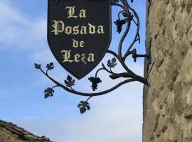 La Posada de Leza，位于拉瓜迪亚的带泳池的酒店