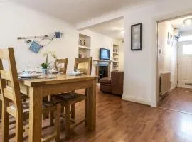 Shell Cottage - 2 Bedroom Holiday Home - Tenby
