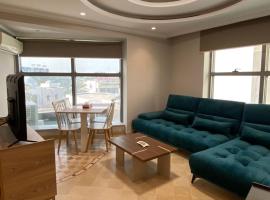 Crescent of the Lake Luxury Apartment，位于突尼斯的酒店