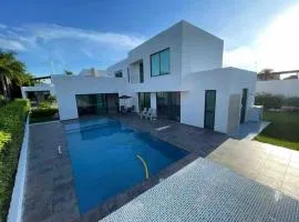 Casa con piscina privada Santa Ana