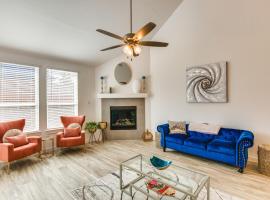Community Pool Access Royse City Retreat!，位于Royse City的酒店