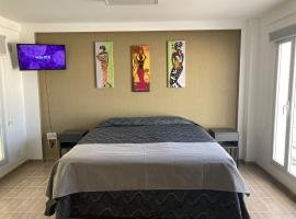 Monoambiente c&eacute;ntrico，位于里瓦达维亚海军准将城的自助式住宿