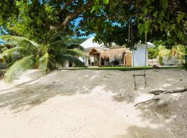 Bungalow Tiarii, avec accès direct à une plage privée，位于Tevaitoa的酒店