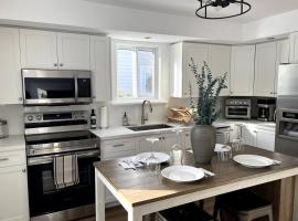 New and Cozy Cottage Minutes to Blue Mountain，位于米福德的酒店