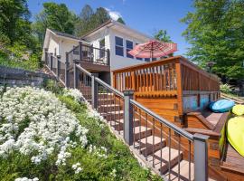 Sunset Cottage #3，位于Hamilton的酒店