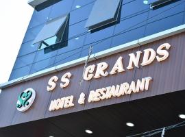 SS Grands Hotel & Restaurant Fatehpur，位于Fatehpur的酒店