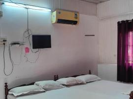 CHITHRANJALI RESORT & HOME STAY，位于Athirappilly的酒店