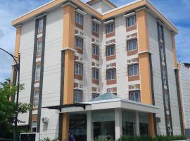 Skyward Hotel，位于Malalayang的酒店