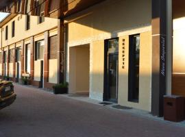 Hotel Nova，位于布泽乌的酒店