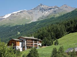 Hôtel Club mmv Le Val Cenis ***，位于琴山朗勒堡的酒店