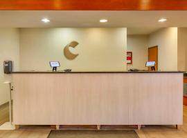 Comfort Inn & Suites Rapid City near Mt Rushmore，位于拉皮德城拉皮德城机场 - RAP附近的酒店