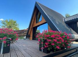 Rustic villa Roza with outdoor pool in Kupjak，位于Kupjak的酒店
