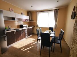 Korzó Apartman Velence，位于韦伦采的酒店